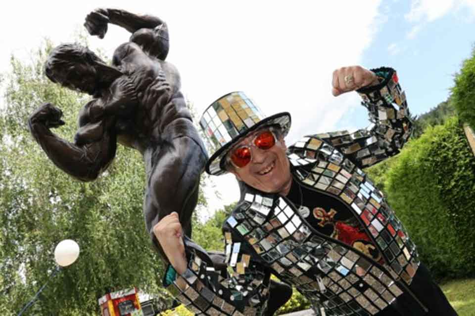 Alex Rehak Arnold Schwarzenegger-Skulptur 2023